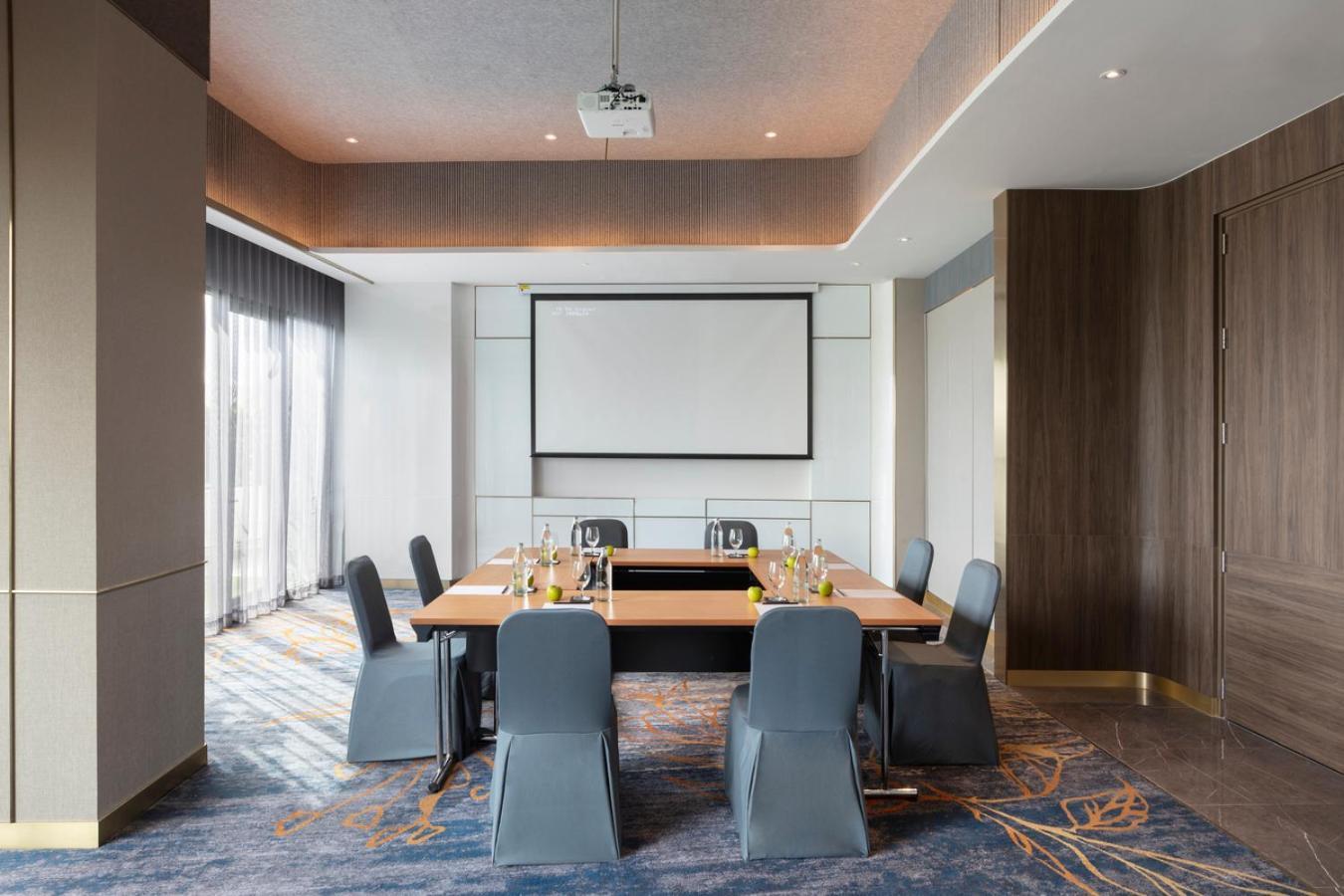 Oakwood Suites Tiwanon Bangkok Нонтхабурі Екстер'єр фото